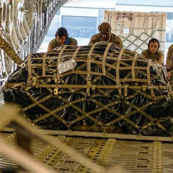 Mỹ cắt viện trợ quân sự, Ukraine lên tiếng